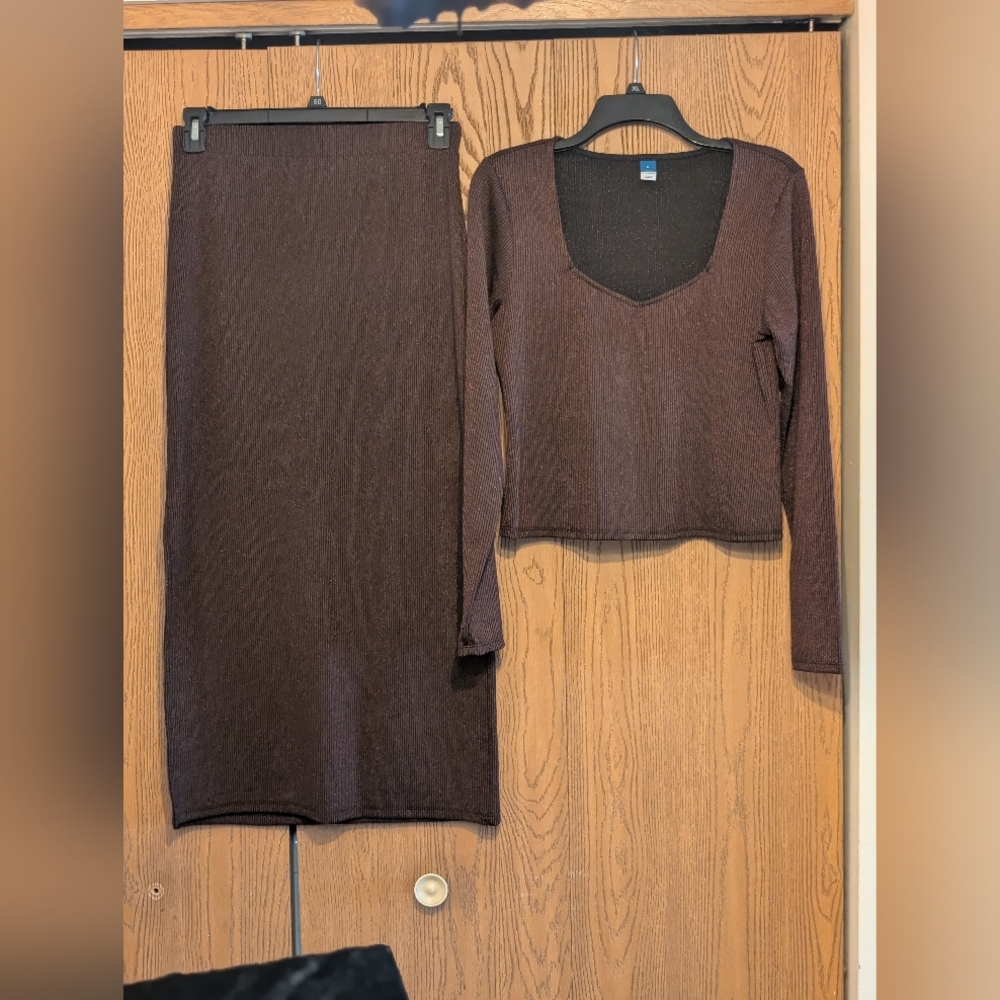 Old Navy Beautiful Chocolate Brown with Shimmer Pencil Skirt and Top Set.